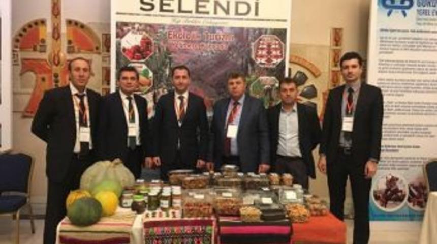 Selendi Standına B&uuml;y&uuml;k İlgi
