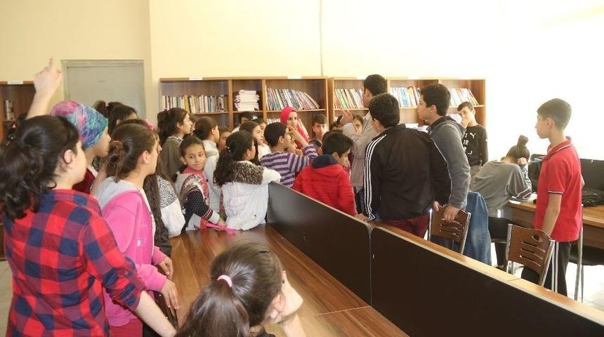 Solinli &Ccedil;ocuklar K&uuml;t&uuml;phaneyle Tanıştı
