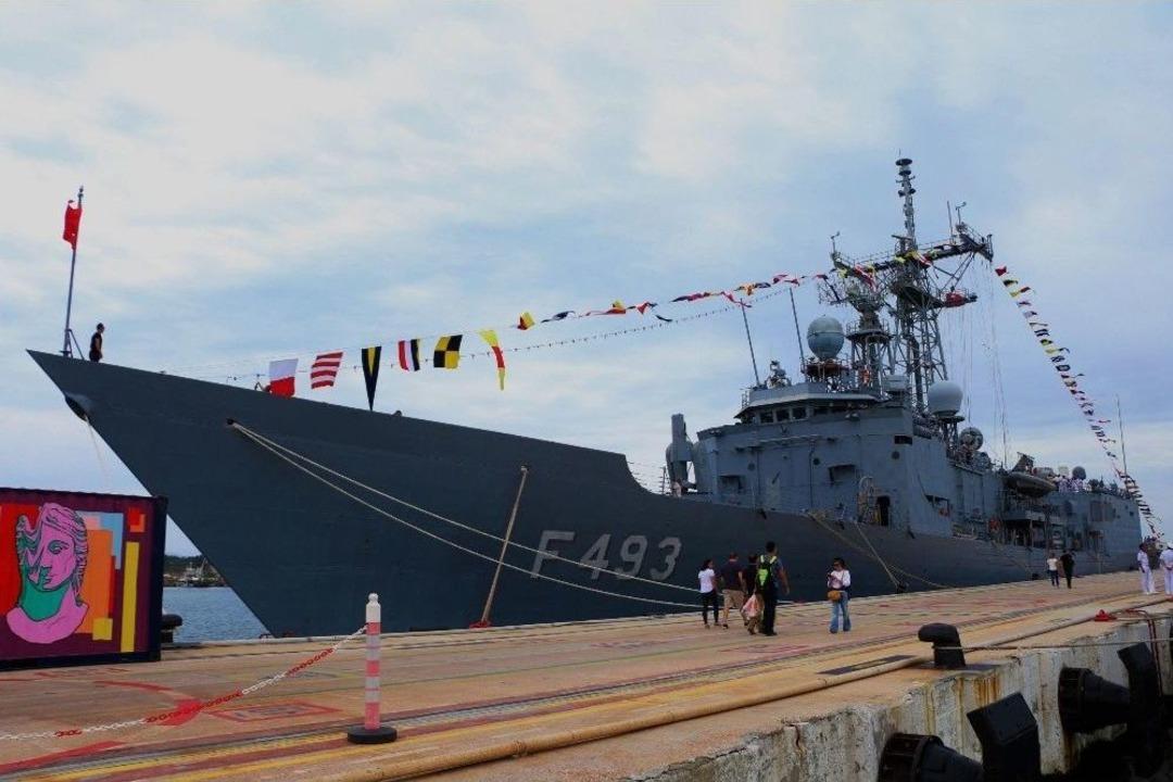 Beyaz Fırtına Tatbikatı&rsquo;na Katılan Askeri Gemiler Kuşadası&rsquo;nda