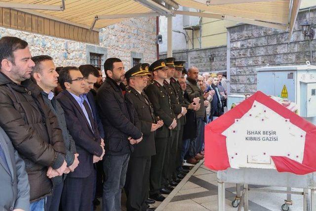 Kıbrıs Gazisi İshak Beşir Son Yolculuğuna Uğurlandı