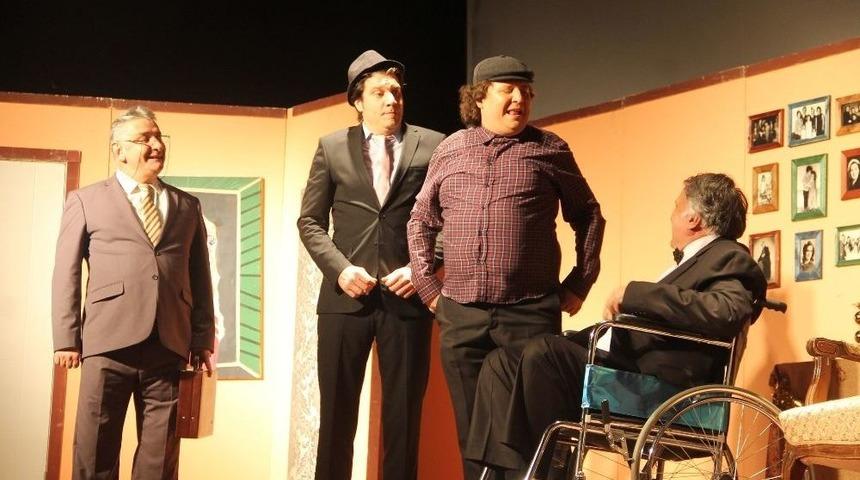 Akhisar&rsquo;da "bir Bu Eksikti" İzleyenleri G&uuml;ld&uuml;rd&uuml;