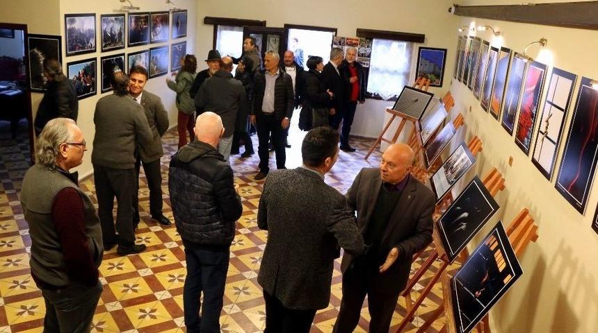 Aydınlı Sanat&ccedil;ılar Edremit&rsquo;te Fotoğraf Sergisi A&ccedil;tılar