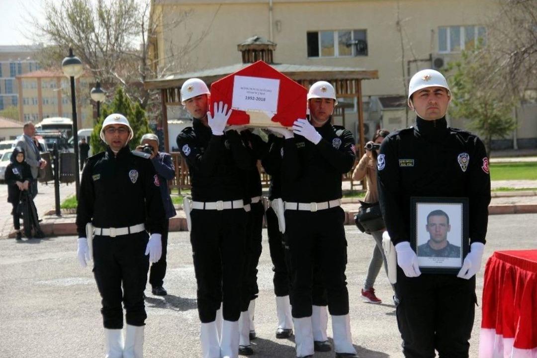 Kazada Hayatını Kaybeden &Ouml;zel Harekat Polisi Son Yolculuğuna Uğurlandı