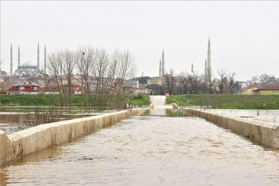 Edirne&rsquo;de Taşkın Riski Devam Ediyor