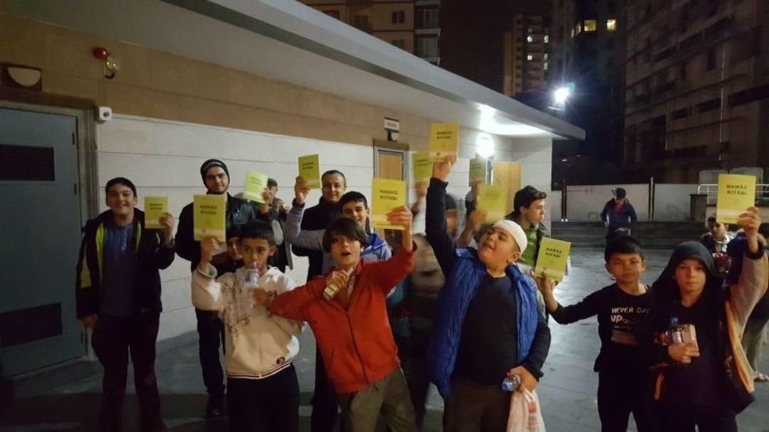 Vefa Derneği Mevlid Kandilini Kitapla Karşıladı