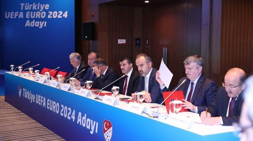 Başkan G&uuml;mr&uuml;k&ccedil;&uuml;oğlu: &ldquo;trabzon, Euro 2024 Avrupa Futbol Şampiyonası&rsquo;nın &Ouml;ne &Ccedil;ıkan Şehri Olur&rdquo;