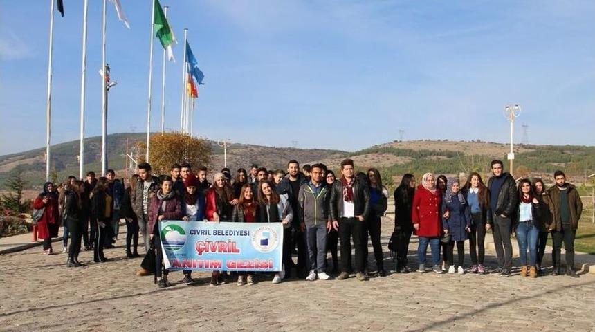 &Uuml;niversite &Ouml;ğrencilerine &Ccedil;ivril Gezisi