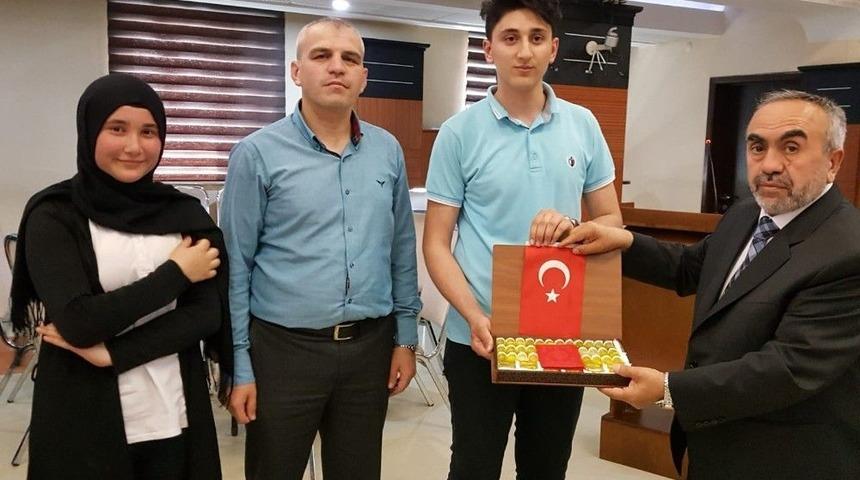 &Ouml;ğrencilerden Kud&uuml;s İ&ccedil;in &ldquo;bir Kandilde Sen Yak Projesi&rdquo;