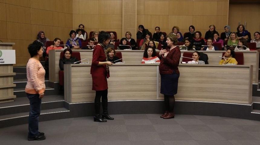 Gaziemir&rsquo;de &ldquo;eğitimde Ailenin Rol&uuml;&rdquo; Semineri