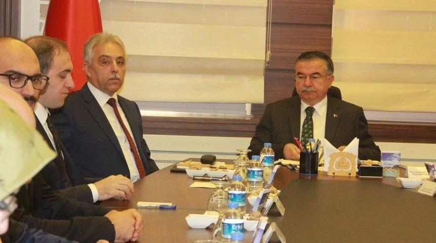 Mill&icirc; Eğitim Bakanı Yılmaz Hakkari&rsquo;de
