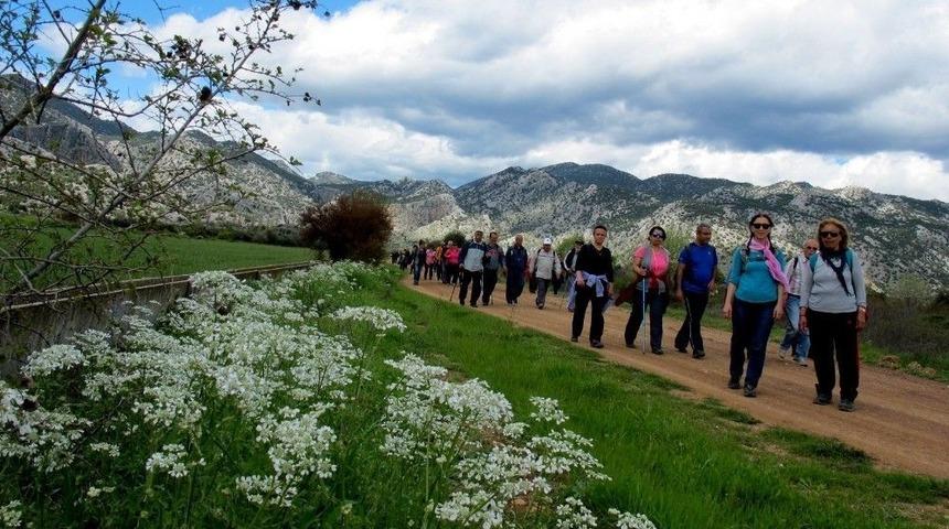 Kepez Doğayla Kucaklaşıyor
