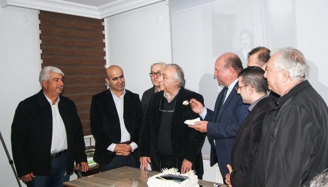 Gazeteci Y&uuml;ksel Han&ccedil;erli 50. Yılında Arka Plan&rsquo;da