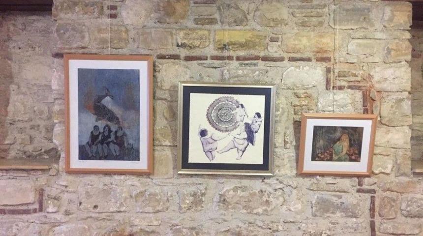 Kuşadası’nda “ Kadına Bakış “ İsimli Resim Sergisi Açıldı