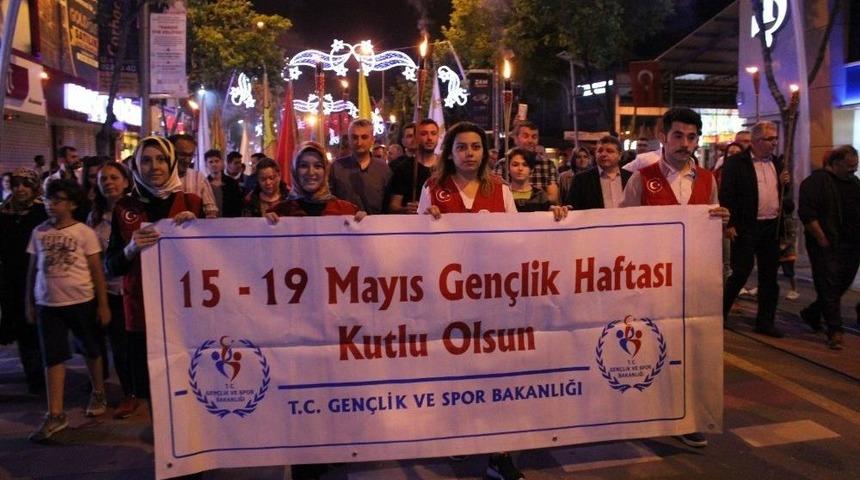 D&uuml;zce&rsquo;de 19 Mayıs Kutlamaları Fener Alayı İle Başladı