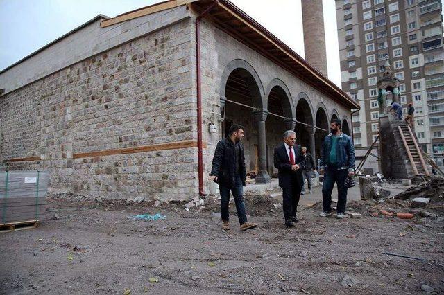 Çifteönü Cami İle Gubaroğlu Mescidinde Çalışmalar Devam Ediyor