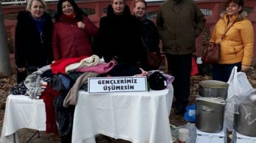 &Ouml;ğrencilerin Bereleri Chp&rsquo;li Kadınlardan