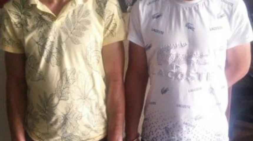 Polisten Ka&ccedil;an &Ccedil;alıntı Otomobilden Uyuşturucu Ele Ge&ccedil;irildi