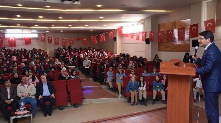 Başkan &Ccedil;elik Tecr&uuml;belerini Lise &Ouml;ğrencileriyle Paylaştı