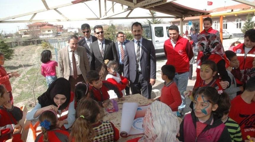 Gen&ccedil;lik Hizmetleri Ve Spor İl M&uuml;d&uuml;rl&uuml;ğ&uuml; Tarafından İnallı İlkokuluna Fidan Dikildi