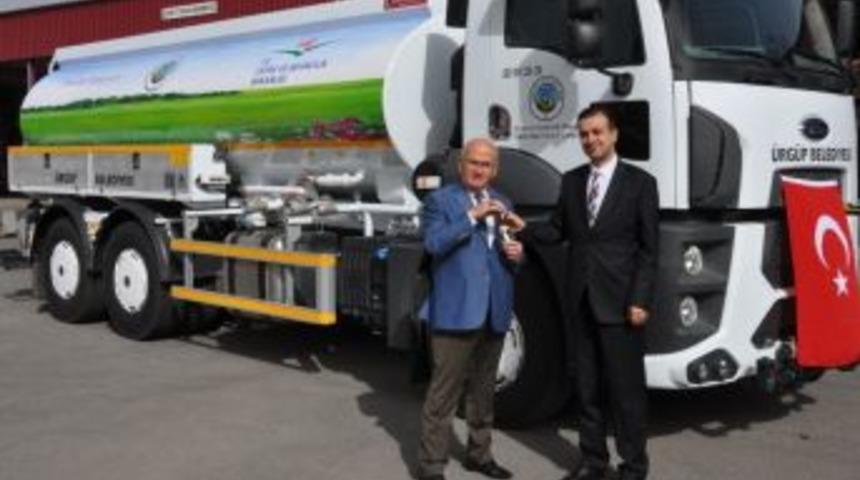 &Ccedil;evre Ve Şehircilik Bakanlığı Tarafından&uuml;rg&uuml;p&rsquo;e 13 Tonluk Su Tankeri Hediye Edildi