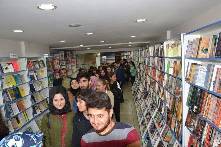 Balıkesir’de Ahmet Ümit İzdihamı G1