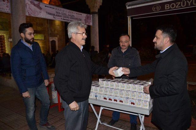 Bozüyük Belediyesi 12 Bin Kandil Simidi Dağıttı