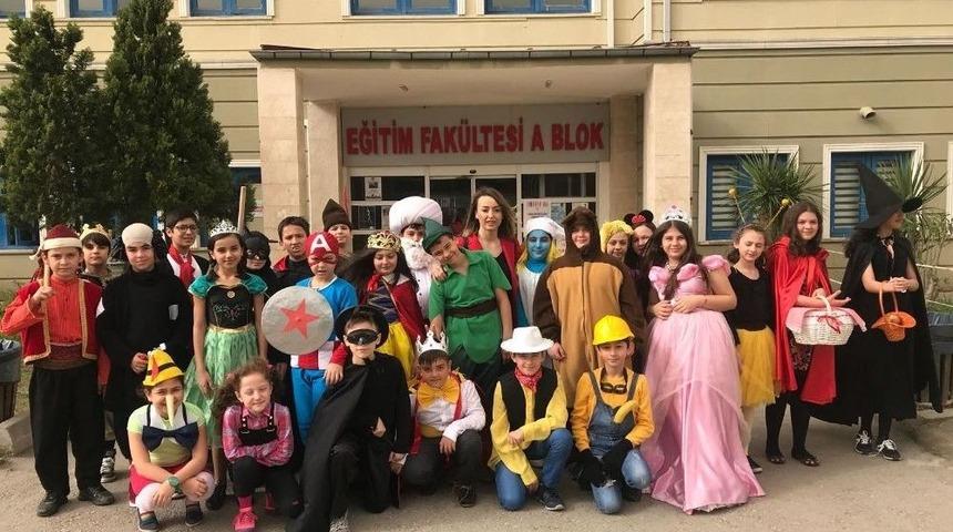 S&uuml;per Kahramanlar Kamp&uuml;ste