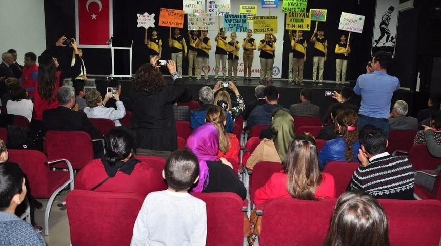 K&uuml;t&uuml;phaneden 50 Bin 767 Kişi Hizmet Aldı