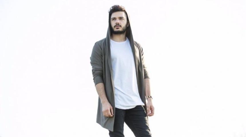 İlyas Yal&ccedil;ıntaş&rsquo;ın &rsquo;i&ccedil;imdeki Duman&rsquo;ı D&uuml;nya Kareokesinde