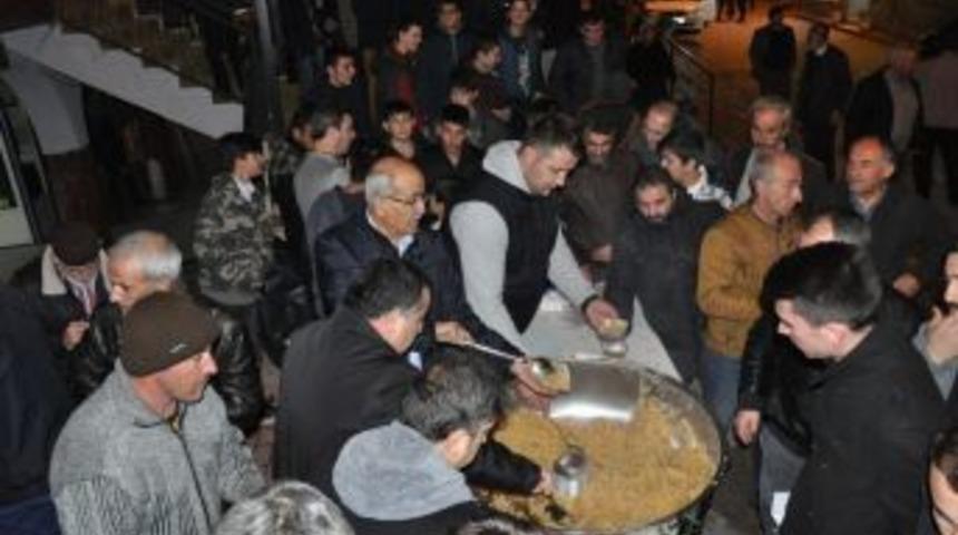 İneg&ouml;l Belediyesi&rsquo;nden Kandil Helvası