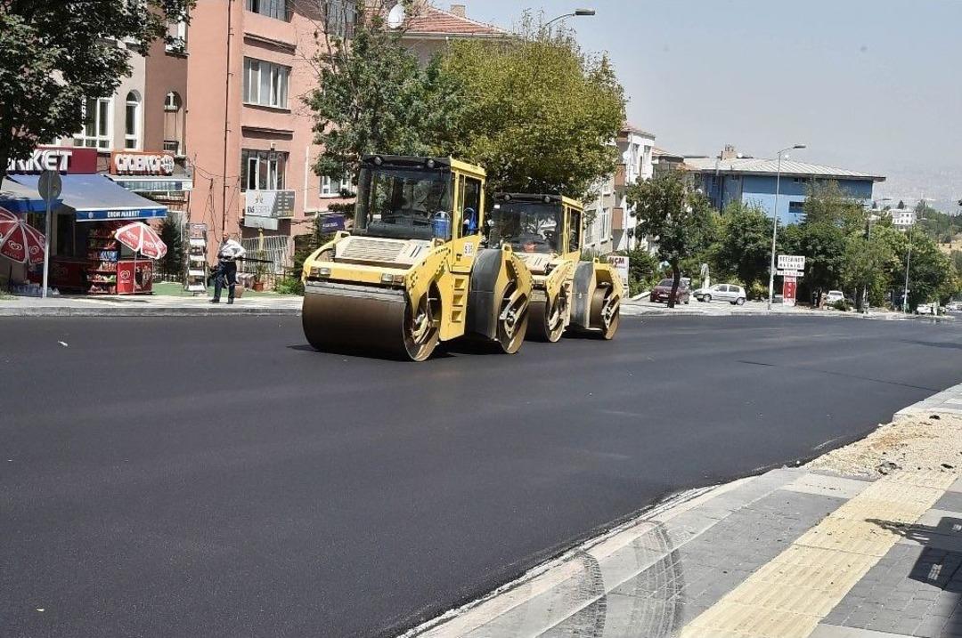 Ankara&rsquo;da 25 İl&ccedil;ede Asfalt Atağı