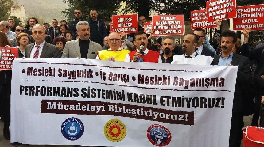 Bursa&rsquo;da &Ouml;ğretmenlerden Performans Eylemi