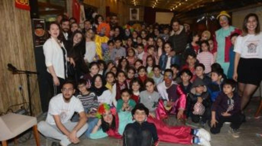 T&uuml;rkmen &Ccedil;ocuklara &Ouml;zel Eğlence