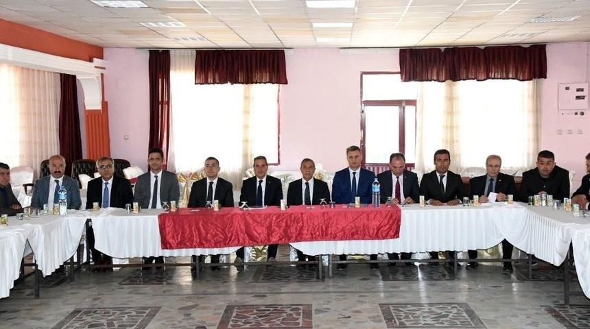 Muhtarlar Toplantısı G&ouml;lbaşı İl&ccedil;esinde Yapıldı