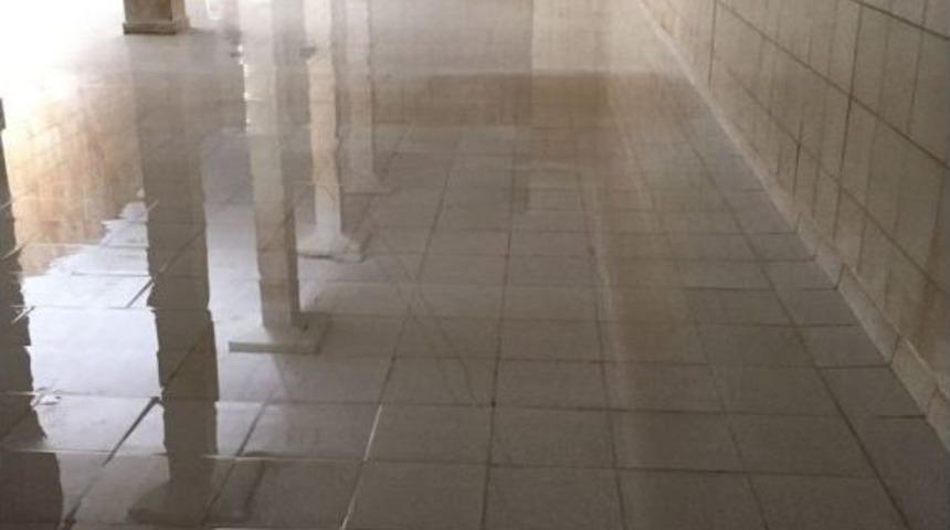 Tekirdağ&rsquo;daki İ&ccedil;me Suyu Depolarında Temizlik Ve Dezenfekte &Ccedil;alışmaları