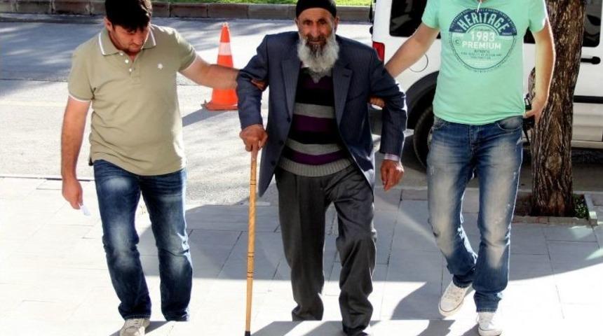 50 Yıllık Karısını Baltayla &Ouml;ld&uuml;ren Adama M&uuml;ebbet Hapis Cezası