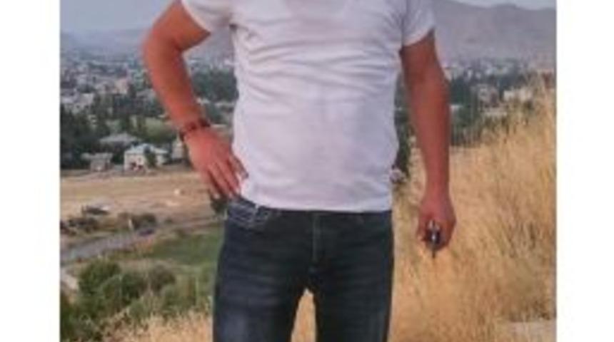 Gen&ccedil; &Ouml;ğretmen Kalbine Yenik D&uuml;şt&uuml;