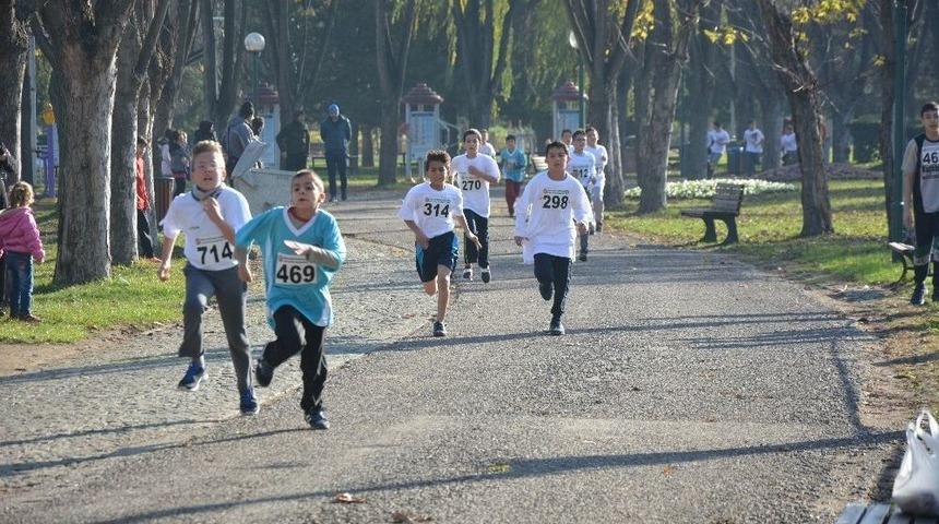 700 &Ouml;ğrenci Birinci Olmak İ&ccedil;in Ter D&ouml;kt&uuml;