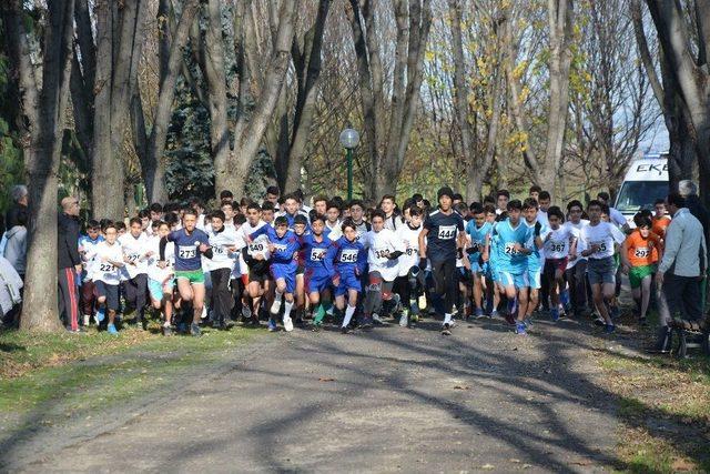 700 Öğrenci Birinci Olmak İçin Ter Döktü