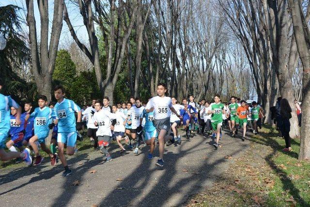 700 Öğrenci Birinci Olmak İçin Ter Döktü