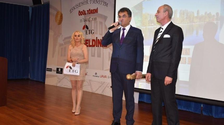 Başkan &Ouml;zen &Ouml;d&uuml;le Layık G&ouml;r&uuml;ld&uuml;