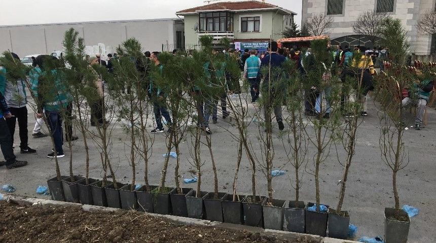Esenyurt&rsquo;ta Denetimli Serbestlik H&uuml;k&uuml;ml&uuml;leri Ağa&ccedil; Dikti