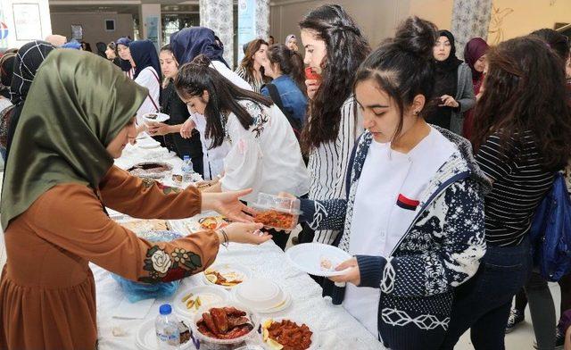 Huzurevi Sakinleri İçin Kermes Düzenlendi