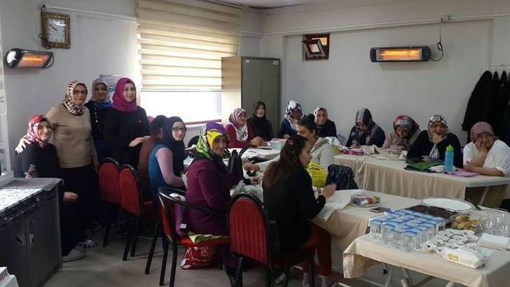 Kaymakam Madenoğlu Gülüçlü Kadınların Kursunu Ziyaret Etti G1