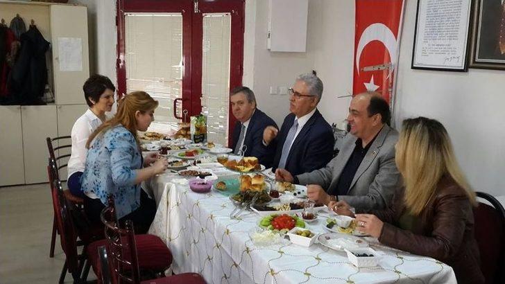 Kaymakam Madenoğlu Gülüçlü Kadınların Kursunu Ziyaret Etti G5