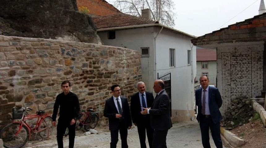 Kaymakam Alkan Restorasyon &Ccedil;alışmalarını İnceledi