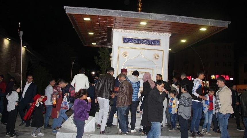 Erzurumlular İftar Sonrası Şerbet &Ccedil;eşmesine Akın Ediyor