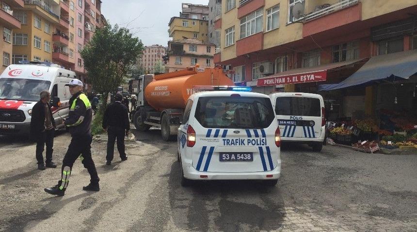 Rize&rsquo;de Kardeşlerin Silahlı Kavgası: 2 Yaralı