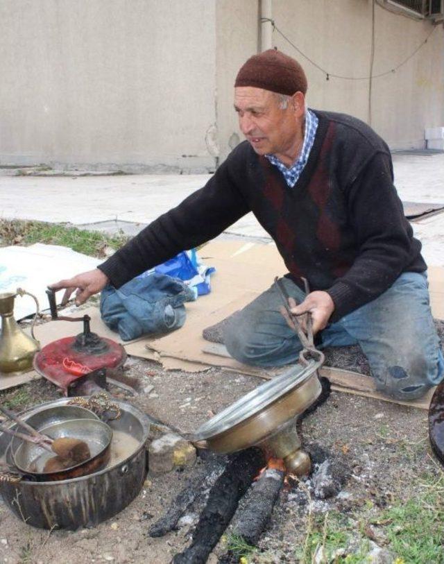 Şehir Şehir Gezerek Kalaycılık Yapıyor