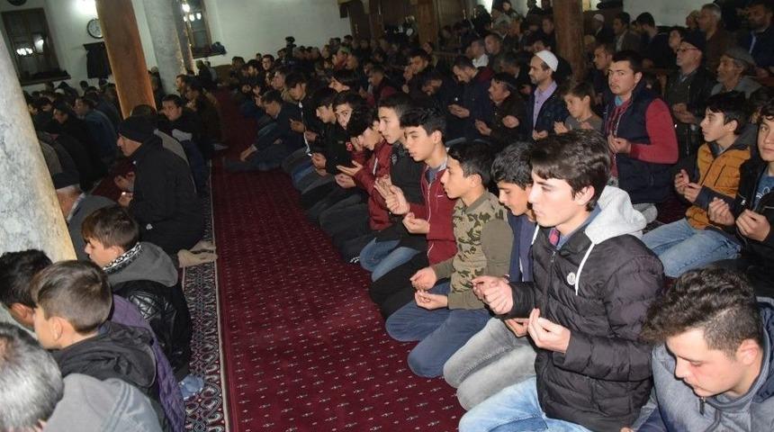 Şuhut’ta Mevlid Kandili Huşu İçerisinde Geçti